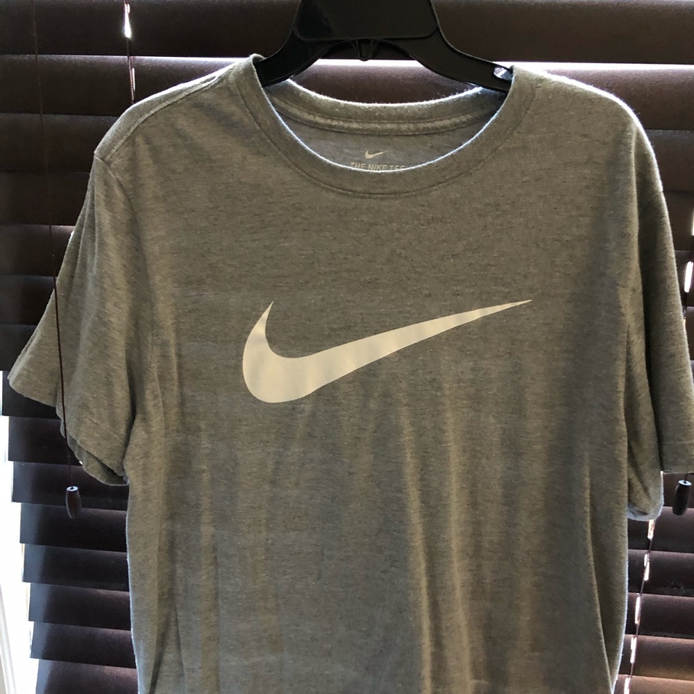 Men’s Nike T-shirt